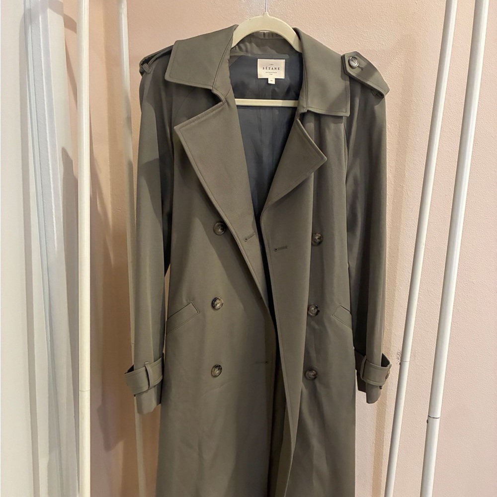 Sézane Scott trench coat in Olive green. Size 34 (2)